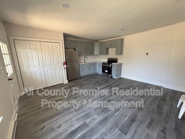 26 John Ringo Rd in Ringoes, NJ - Building Photo - Building Photo