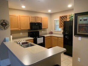 7341 Black Walnut Way, Unit 7341 in Lakewood Ranch, FL - Foto de edificio - Building Photo
