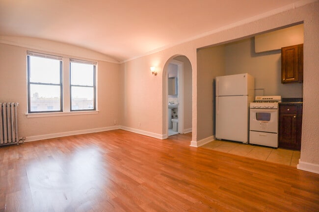 1110 W Rosemont Ave, Unit #515