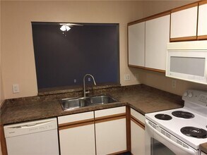 6413 Hollydale Pl in Riverview, FL - Building Photo - Building Photo