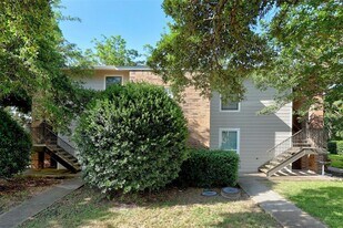 10616 Mellow Ln in Austin, TX - Building Photo