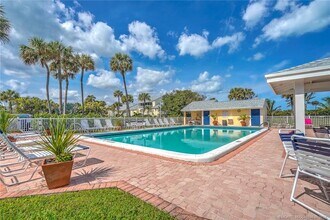 5537 NE Gulfstream Way in Stuart, FL - Building Photo - Building Photo