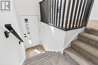 70 Kenesky Dr in Hamilton, ON - Building Photo - Building Photo