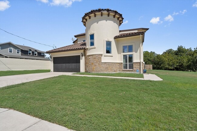 1614 Cedar Bend Dr in Austin, TX - Building Photo - Building Photo