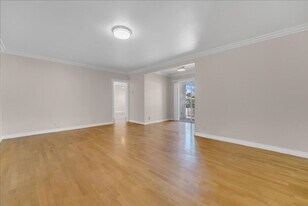 11661 Erwin St in Los Angeles, CA - Building Photo