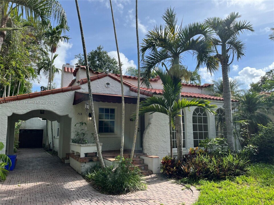713 Tibidabo Ave in Coral Gables, FL - Building Photo