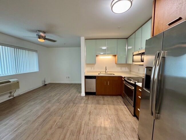 1310 Pensacola St, Unit 101 in Honolulu, HI - Foto de edificio - Building Photo