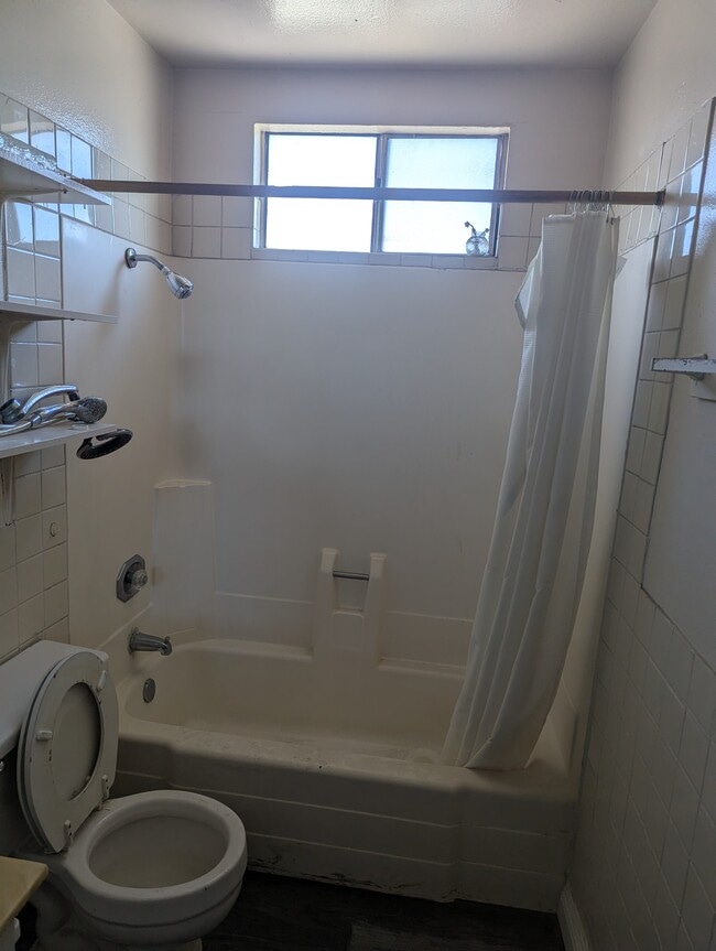 2119 W 29th St in Long Beach, CA - Building Photo - Building Photo