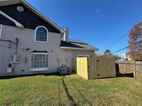1016 Greenspoint Dr in New Orleans, LA - Foto de edificio - Building Photo