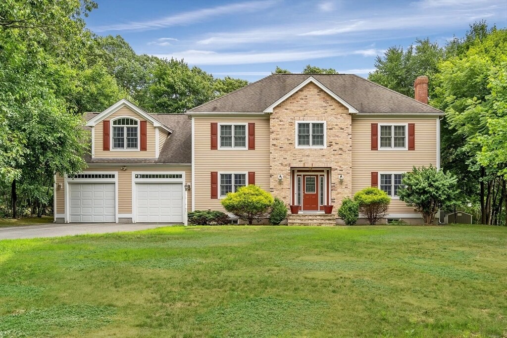 49 Peter Spring Rd in Concord, MA - Building Photo
