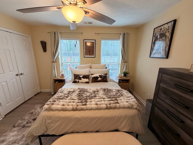 245 Winding River Dr in Sandy Springs, GA - Building Photo - Building Photo