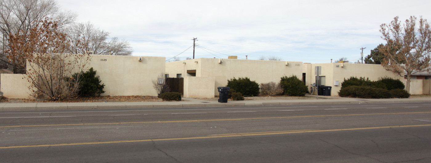 1121 Louisiana Blvd SE in Albuquerque, NM - Building Photo