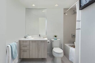 English Bay Residences in Vancouver, BC - Building Photo - Building Photo