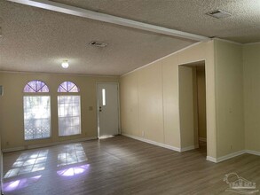 5655 Munson Hwy in Milton, FL - Building Photo - Building Photo