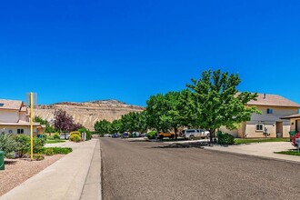 830 Montclair Dr in Palisade, CO - Building Photo - Building Photo