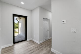 1134 Sunrise Blvd in Lehigh Acres, FL - Building Photo - Building Photo