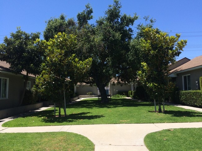 1739 N Hollywood Way, Unit 1739