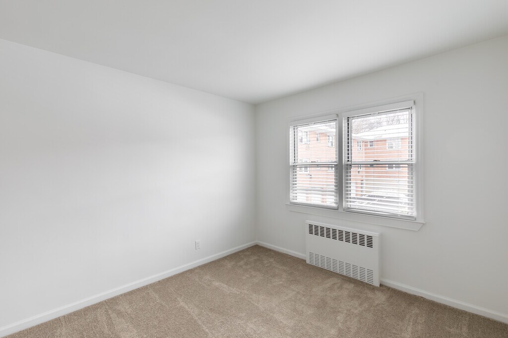 Crestwood Lake Apartments Yonkers, NY Apartments