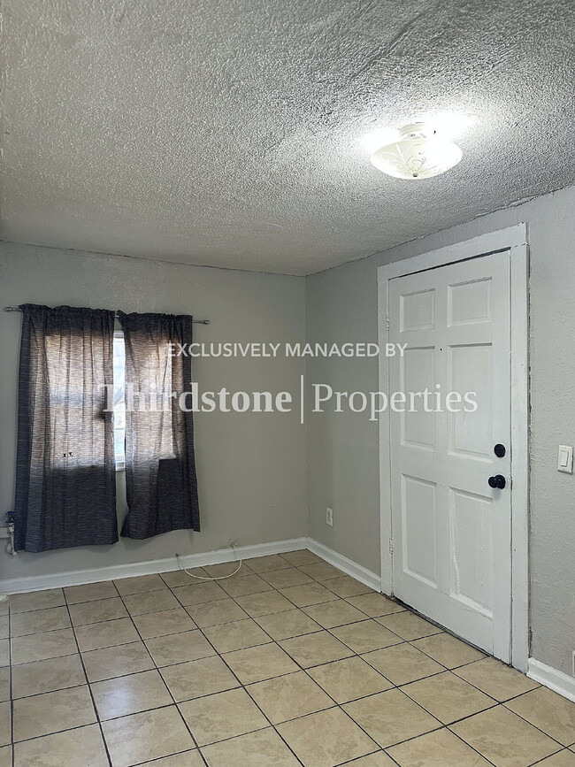 1420 Mt Herman St in Jacksonville, FL - Building Photo - Building Photo