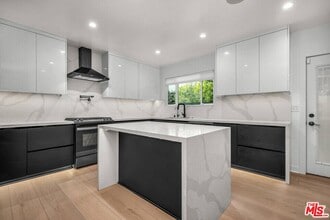 9343 W Olympic Blvd in Beverly Hills, CA - Building Photo - Building Photo