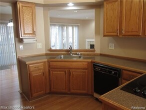 4250 Breckenridge Dr in West Bloomfield Township, MI - Building Photo - Building Photo