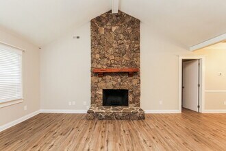 105 Interlaken Pl in Huntersville, NC - Foto de edificio - Building Photo