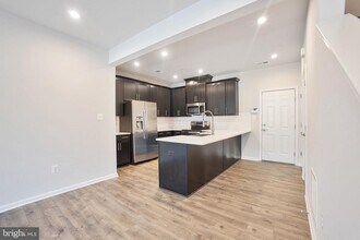 10517 Sally Ride Ln in Lanham, MD - Building Photo - Building Photo