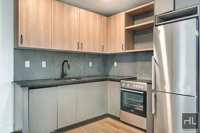 167 Linden Blvd in Brooklyn, NY - Building Photo - Building Photo