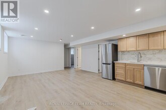 142 Lumen Pl in Ottawa, ON - Building Photo - Building Photo