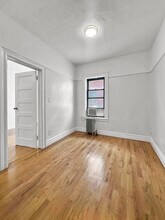 292 E 3rd St, Unit 2nd Floor in Brooklyn, NY - Building Photo - Building Photo