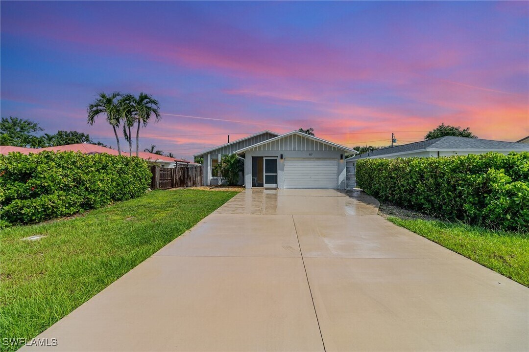 517 98th Ave N in Naples, FL - Building Photo