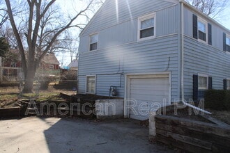 613 NE 45th St in Kansas City, MO - Building Photo - Building Photo