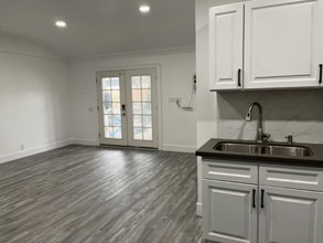 452 N Alexander St in San Fernando, CA - Building Photo - Building Photo