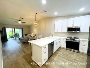 17749 Grande Bayou Ct in Ft. Myers, FL - Foto de edificio - Building Photo