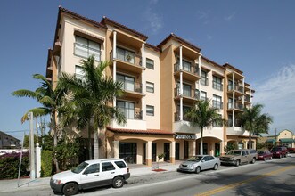 Hialeah Town Center in Hialeah, FL - Building Photo - Building Photo