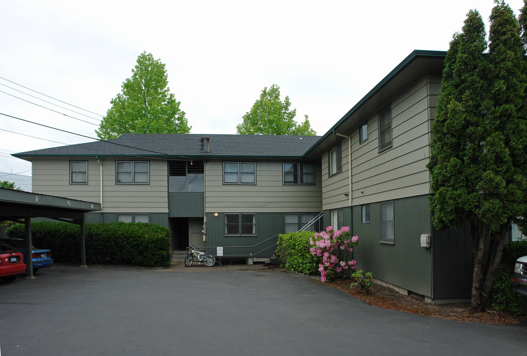 Beca Apartments in Corvallis, OR - Building Photo