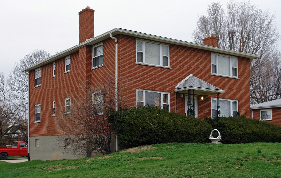 130 Center St in Florence, KY - Building Photo