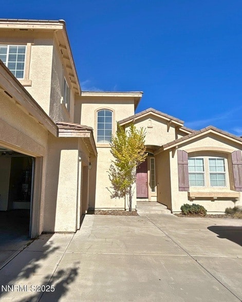 property at 7121 Crest Hill Dr