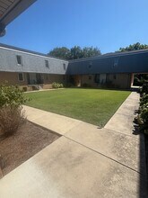 510 Basswood Ave in Nashville, TN - Foto de edificio - Building Photo