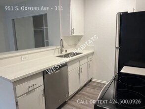 951 Oxford Ave in Los Angeles, CA - Building Photo - Building Photo