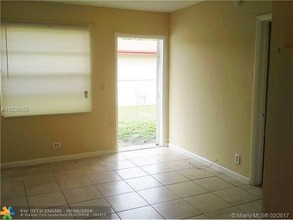 145 SW 5th Ct in Dania Beach, FL - Building Photo - Interior Photo