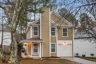 5029 Brittany Dr in Stone Mountain, GA - Building Photo