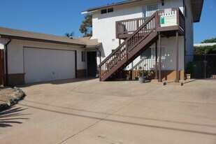 123 Frontier Dr in Oceanside, CA - Building Photo