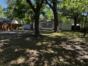 321 Alexander St in Lancaster, TX - Building Photo - Building Photo