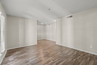 Mateo Apartment Homes in Arlington, TX - Foto de edificio - Interior Photo