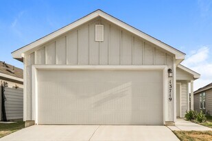 13719 Bucket Way in San Antonio, TX - Building Photo