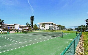 3330 Gulf of Mexico Dr in Longboat Key, FL - Building Photo - Building Photo