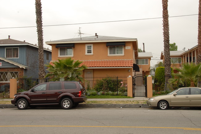 6915-6919 Fulton Ave in North Hollywood, CA - Building Photo - Building Photo