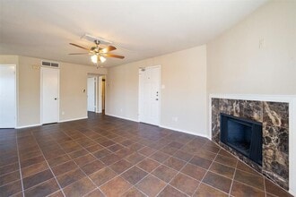 10630 Westbrae Pkwy in Houston, TX - Building Photo - Building Photo