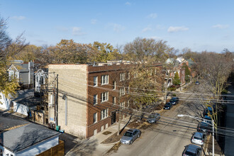 1901 W Newport Ave in Chicago, IL - Building Photo - Building Photo